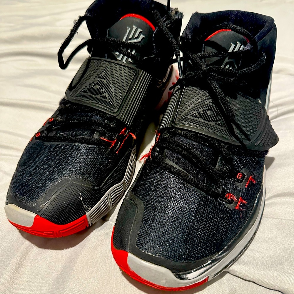 Nike Kyrie 6 “Bred” 2020